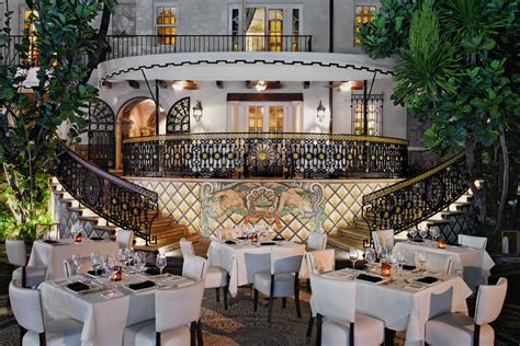 gianni versace restaurant.